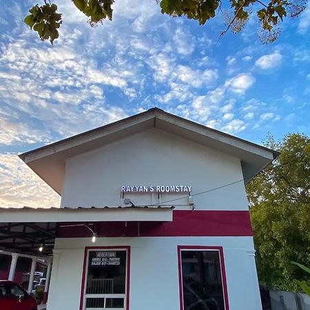 Rayyan'S Roomstay Pantai Kok Exterior foto